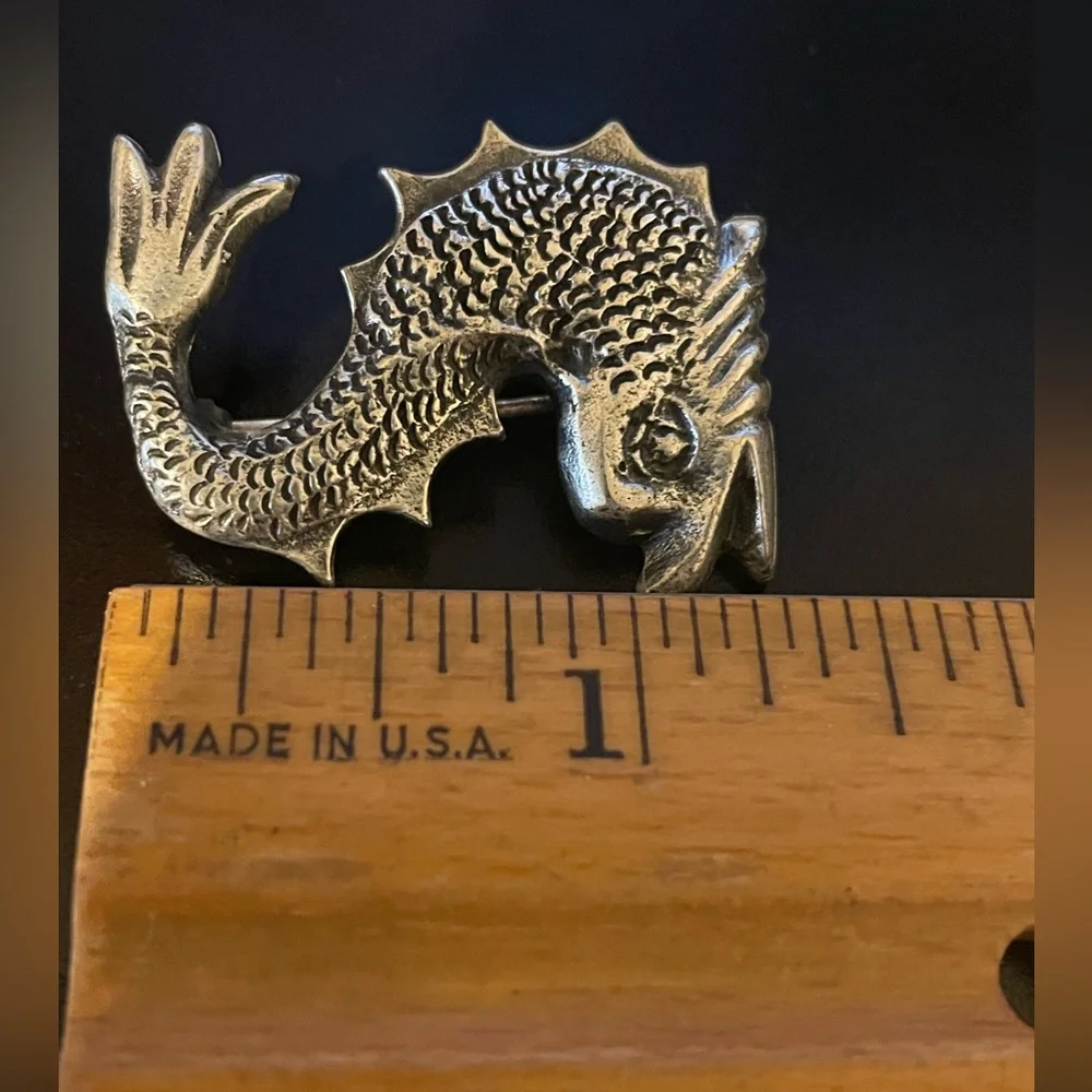 Vintage Alva Museum Replicas-Nordic Silver Dolphin Brooch. - Picture 6 of 6
